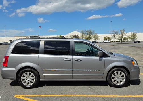 Gray 2016 Chrysler Town & Country Touring