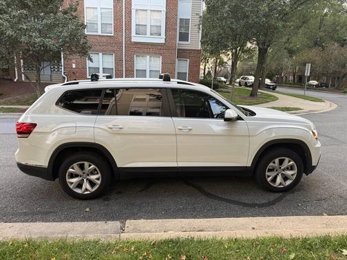 White 2018 Volkswagen Atlas 3.6L S