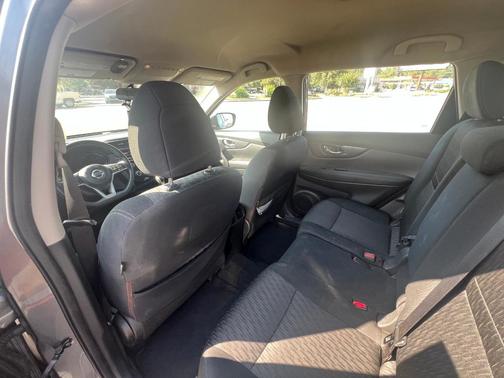 Gray 2017 Nissan Rogue S
