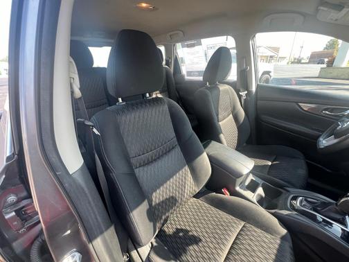 Gray 2017 Nissan Rogue S