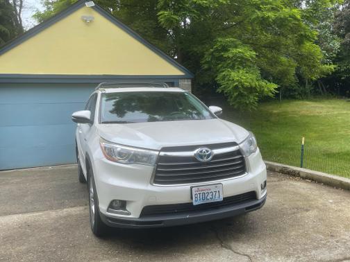 Photo 2 of 4 of 2015 Toyota Highlander Hybrid Limited