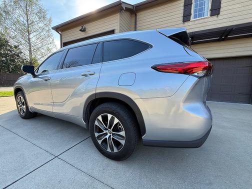Silver 2021 Toyota Highlander XLE