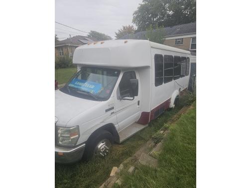 2010 Ford E350 Super Duty Base