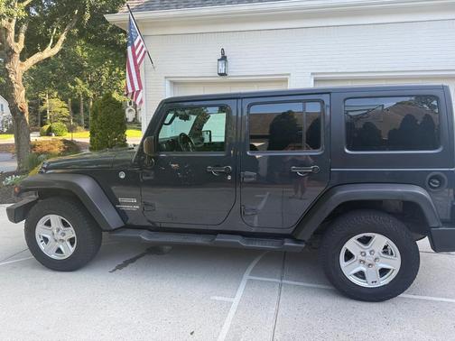 Gray 2017 Jeep Wrangler Unlimited Sport