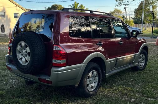 2003 Mitsubishi Montero XLS