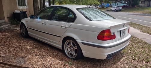 White 2004 BMW 330 i