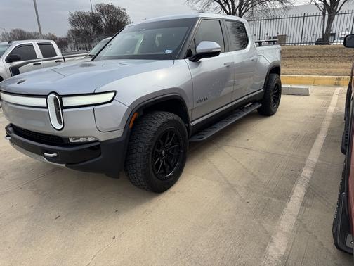 2023 Rivian R1T Adventure Dual-Motor Max Package