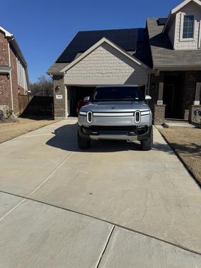 2023 Rivian R1T Adventure Dual-Motor Max Package