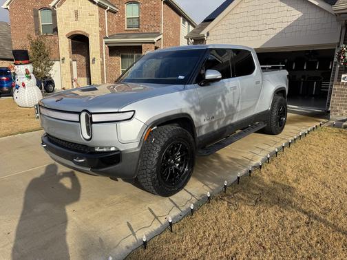 2023 Rivian R1T Adventure Dual-Motor Max Package