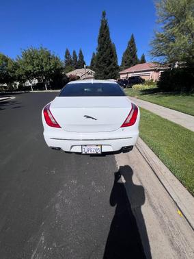 2013 Jaguar XJ Base