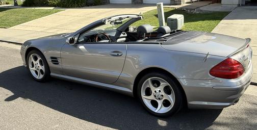 Gray 2005 Mercedes-Benz SL-Class SL500 Roadster