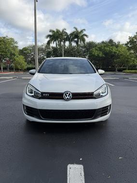White 2011 Volkswagen GTI 2-Door