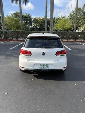White 2011 Volkswagen GTI 2-Door