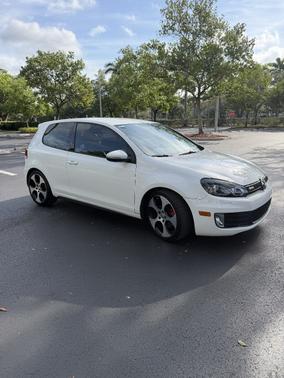 White 2011 Volkswagen GTI 2-Door