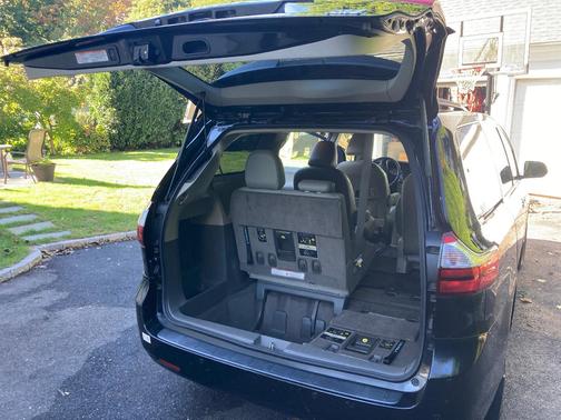 Black 2017 Toyota Sienna XLE