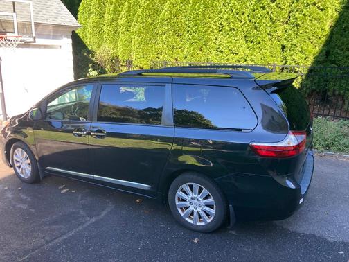 Black 2017 Toyota Sienna XLE
