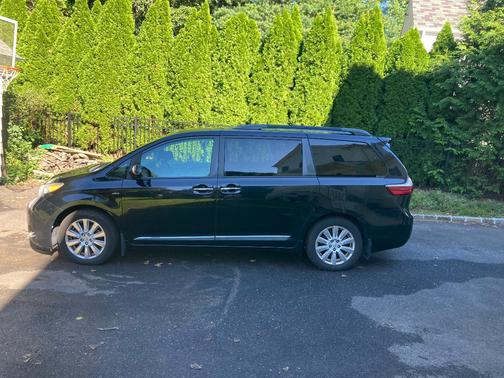 Black 2017 Toyota Sienna XLE