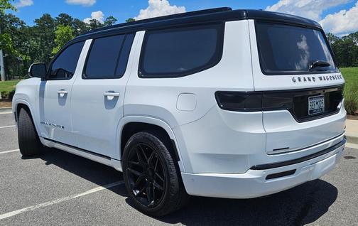 White 2022 Jeep Grand Wagoneer Series III