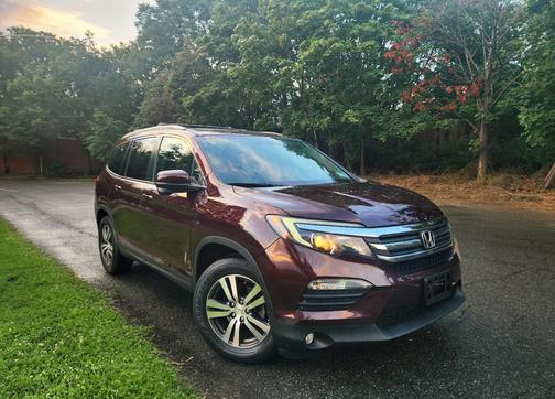 Red 2017 Honda Pilot EX-L