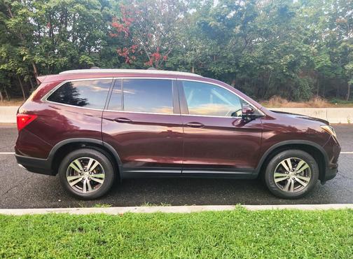 Red 2017 Honda Pilot EX-L