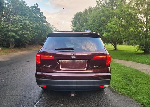 Red 2017 Honda Pilot EX-L