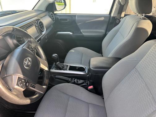 Black 2016 Toyota Tacoma SR5
