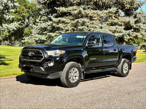Black 2016 Toyota Tacoma SR5
