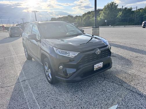 2021 Toyota RAV4 Hybrid XLE Premium