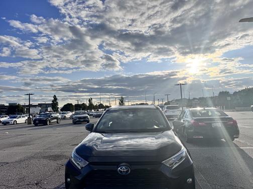 2021 Toyota RAV4 Hybrid XLE Premium
