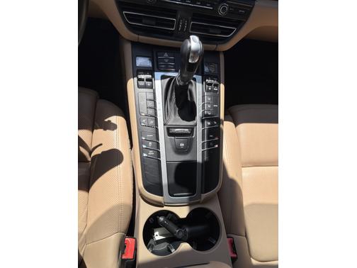 2021 Porsche Macan AWD