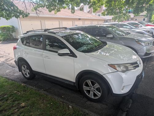 White 2013 Toyota RAV4 XLE