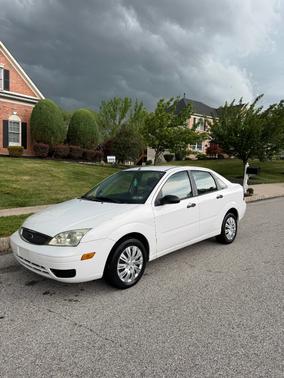 White 2007 Ford Focus S