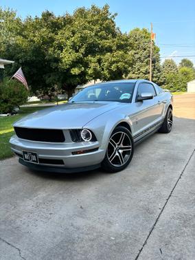 2005 Ford Mustang Premium