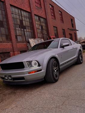 2005 Ford Mustang Premium