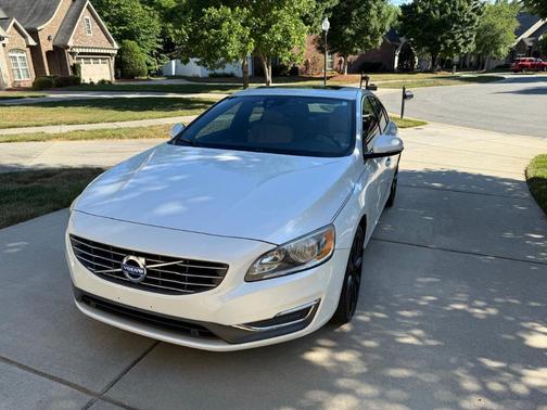White 2015 Volvo S60 T6