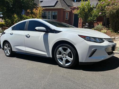 White 2017 Chevrolet Volt LT