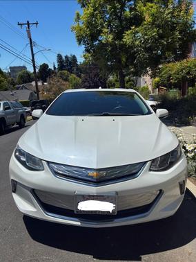 White 2017 Chevrolet Volt LT