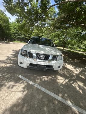 White 2016 Nissan Frontier SV-I4
