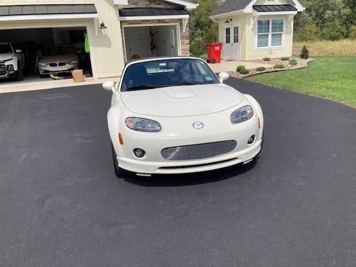 White 2008 Mazda MX-5 Miata Sport