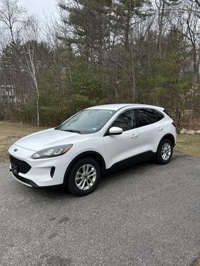 White 2020 Ford Escape SE