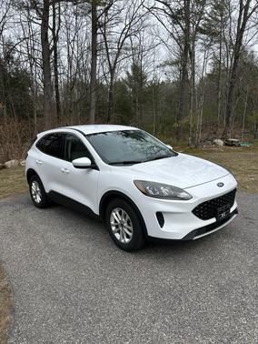 White 2020 Ford Escape SE