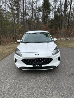 White 2020 Ford Escape SE