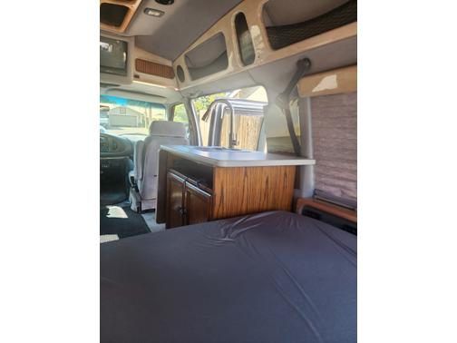 1999 Ford E150 Base