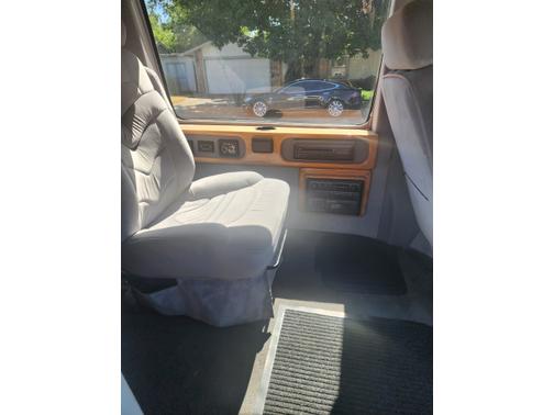 1999 Ford E150 Base