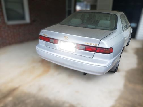 Beige 1999 Toyota Camry CE