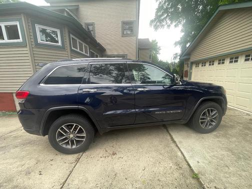 Blue 2017 Jeep Grand Cherokee Limited