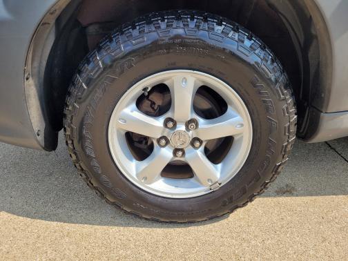 2006 Mazda Tribute i
