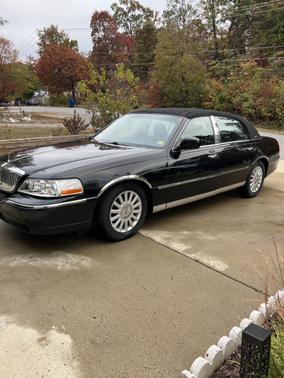 2005 Lincoln Town Car Signature