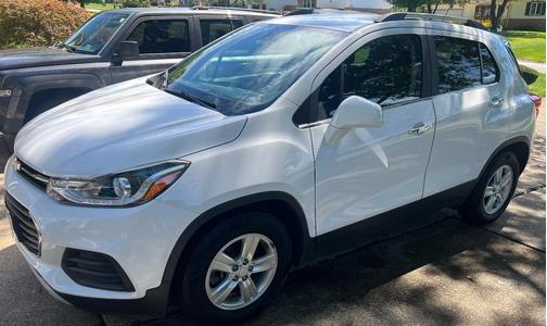 White 2017 Chevrolet Trax LT