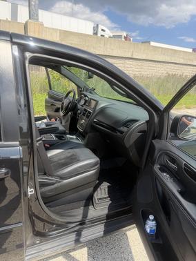 Black 2016 Dodge Grand Caravan SXT